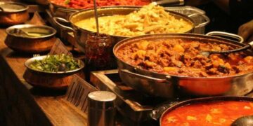 If you are eating too spicy food then it may cause burning sensation in the stomach, know the native ways to avoid it.
