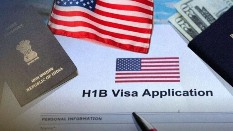 Indian tech companies acquire 20% H1B visas issued by America - India TV Hindi