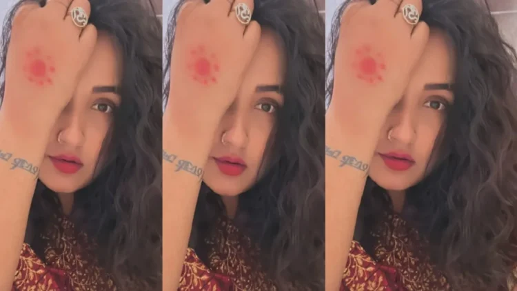 Kajal Raghavani hot pose on bed in curly hair, then fire broke out in winter, photos viral
