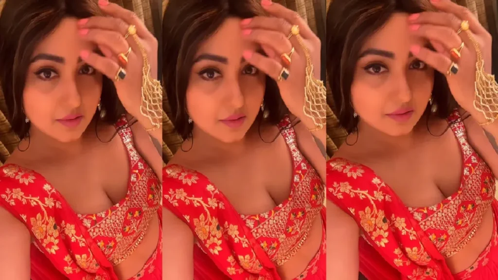 Kajal Raghavani raised the temperature of January by showing cleavage and waist in red saree, the actress' style stole hearts