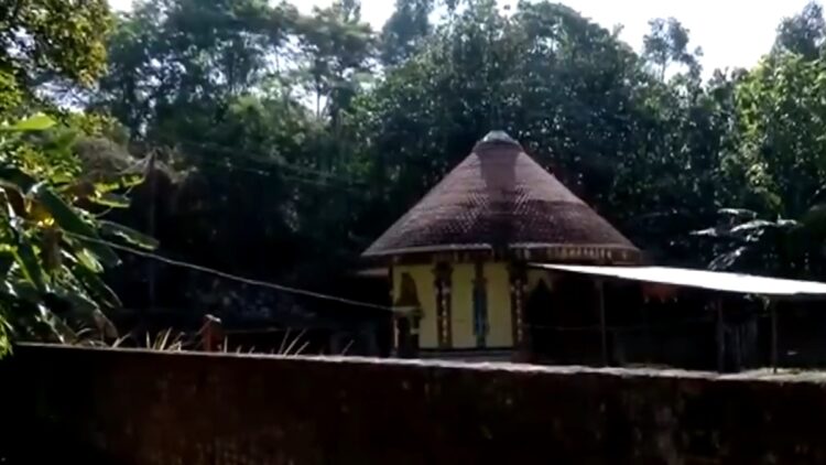 Kerala: 69 year old man took 'Maha Samadhi', know why the police took out the body from the grave - India TV Hindi
