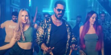 Khesari Lal's new Bhojpuri item song, dance with Russian girls, hit machine - India TV Hindi