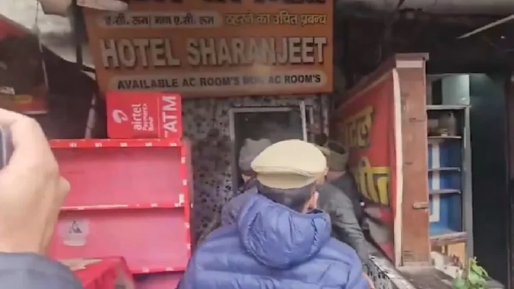 Lucknow Hotel Murder: Big massacre in Lucknow hotel, a young man named Arshad killed his mother and 4 sisters; 2 minors among dead, Arshad kills mother and four sisters in Lucknow hotel