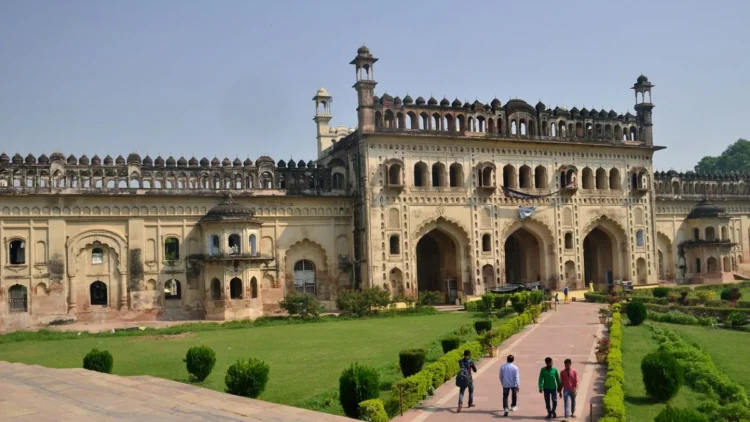 Lucknow's Imambara and Ayodhya's tomb are built on government land, big claim of UP government