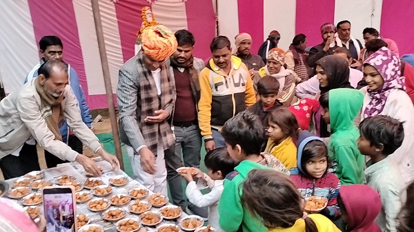 MLA DC Bairwa gave assurance in Paush Bada Prasadi distribution program