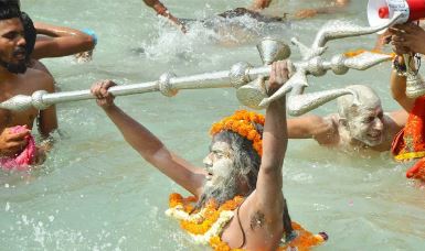 Mahakumbh fair begins with Paush Purnima bath, 40 lakh people take dip in Sangam