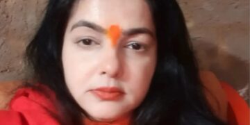 Mamta Kulkarni became a monk, actress seen in Mahakumbh wearing Rudraksh-saffron around her neck - India TV Hindi