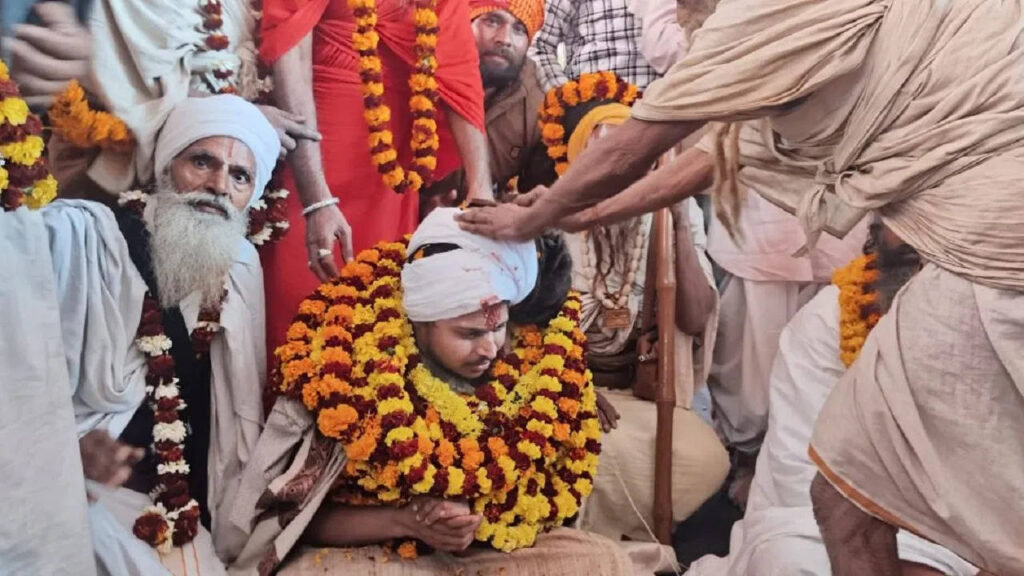 संगम नगरी प्रयागराज में महाकुंभ के चलते कई महंत