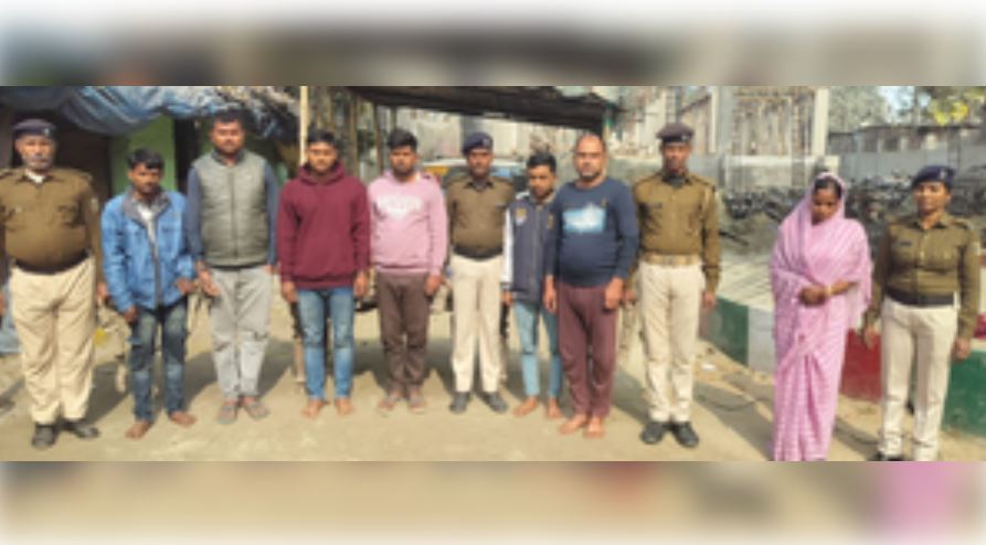 Motihari: Girls used to ask for 'lift', then abscond with friends in vehicle, seven arrested