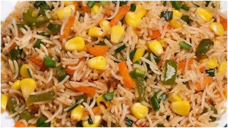 Now the rice left over from the night will not be wasted, definitely try this recipe of fried rice - India TV Hindi