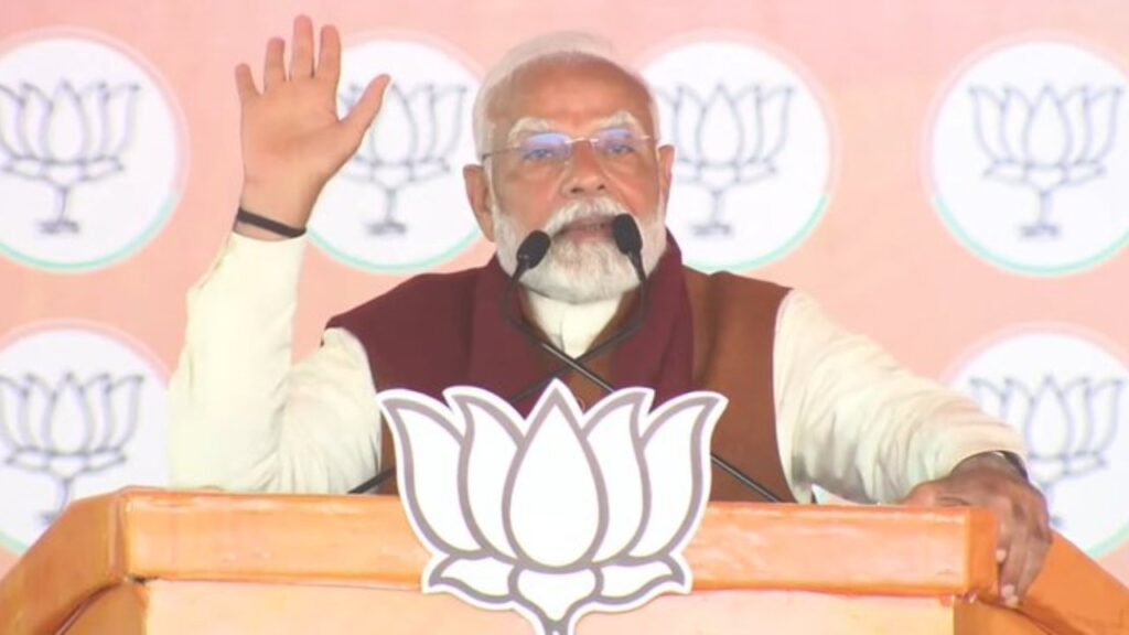 PM Modi. Sonia Gandhi 'Poor Lady' Remark. Droupadi Murmu. Delhi | 'The royal family insulted the President ... PM Modi rages on' Sonia Gandhi's 'Poor Lady' statement | News Track in Hindi