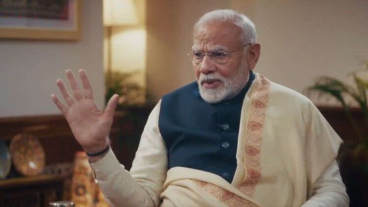 PM Modi's new experiment, said in his first podcast - 'I am not a person who cries on setbacks' - India TV Hindi