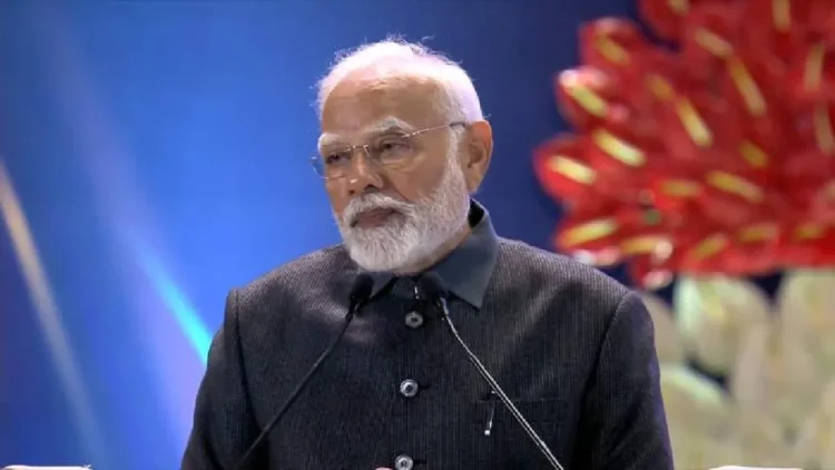 PM Narendra Modi .naugurates Bharat Mobility Global Expo 2025: The population of many countries is not as high as the number of vehicles being sold in India every year, PM Narendra Modi said in the Auto Expo. sold every year in India, PM Narendra Modi said in the Auto Expo.