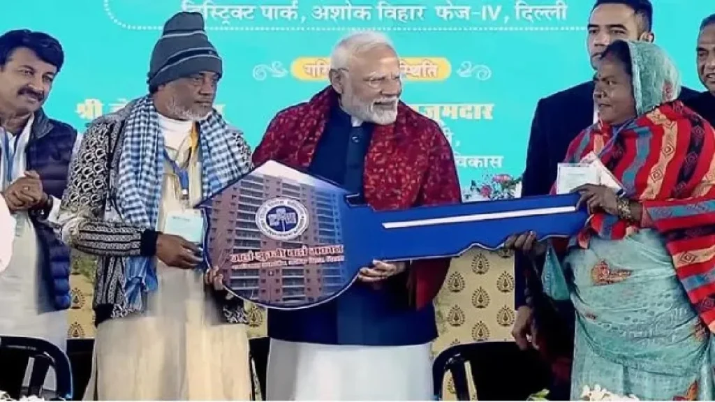 PM Narendra Modi's Taunt On Arvind Kejriwal's Sheeshmahal: I too could have built Sheeshmahal but… While handing over the keys of flats to slum dwellers in Delhi, PM Narendra Modi took a jibe at Arvind Kejriwal.