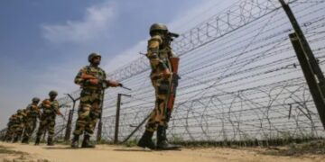 Pakistani citizen's attempt to infiltrate into Kutch failed, BSF caught - India TV Hindi