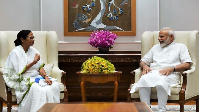 Prime Minister Narendra Modi congratulated CM Mamata Banerjee on her birthday, wished for a healthy life.