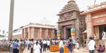 Puri: Video of sanctum sanctorum of Shri Jagannath temple goes viral, devotees angry - India TV Hindi