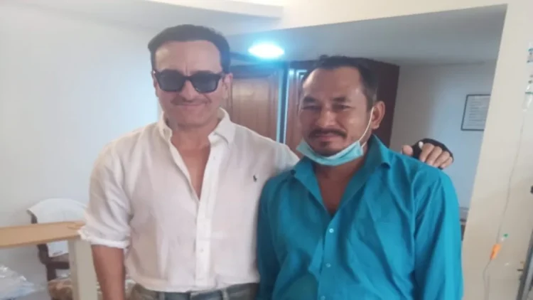 Saif Ali Khan met the auto driver who saved his life, also took photos with him.