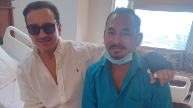 Saif Ali Khan met the man with a smile on his face and goggles in his eyes, who saved his life - India TV Hindi