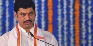 Sarpanch murder: Dhananjay Munde's troubles increased! Beed police starts process to cancel gun license