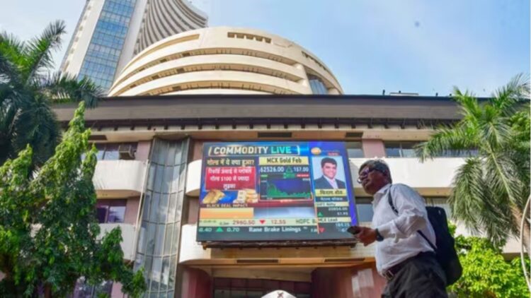 Sensex closed with a gain of 319 points and Nifty 99 points, strong rise was seen in these shares - India TV Hindi