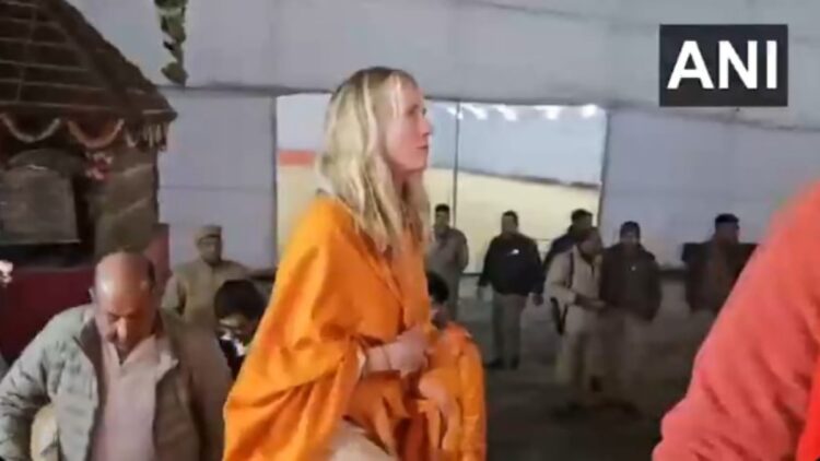 Steve Jobs' wife Lauren Powell becomes Kamala, gets this gotra; Mahakumbh will reach today - India TV Hindi