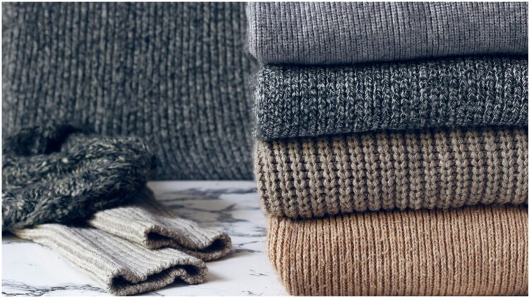 Tears on woolen clothes? Adopt a very easy method, clothes will become like new again - India TV Hindi
