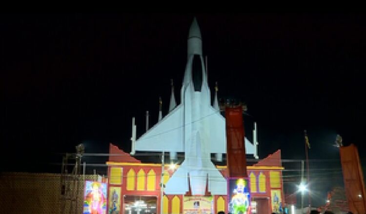 Tejas Pandal becomes center of attraction in Mahakumbh, attracting attention of devotees