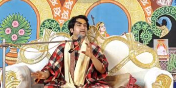 'The land of Kumbh is not of anyone's father but of our father', Baba Bageshwar - India TV Hindi