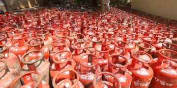 एलपीजी कनेक्शन की संख्या पिछले 10 साल में दोगुनी होकर 32.83 करोड़ हुई