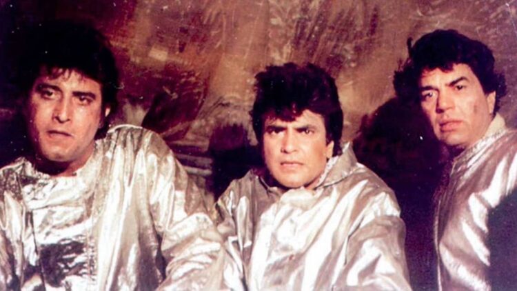 The story was adorned with 10 stars, became a cult classic even after earning a pittance - India TV Hindi