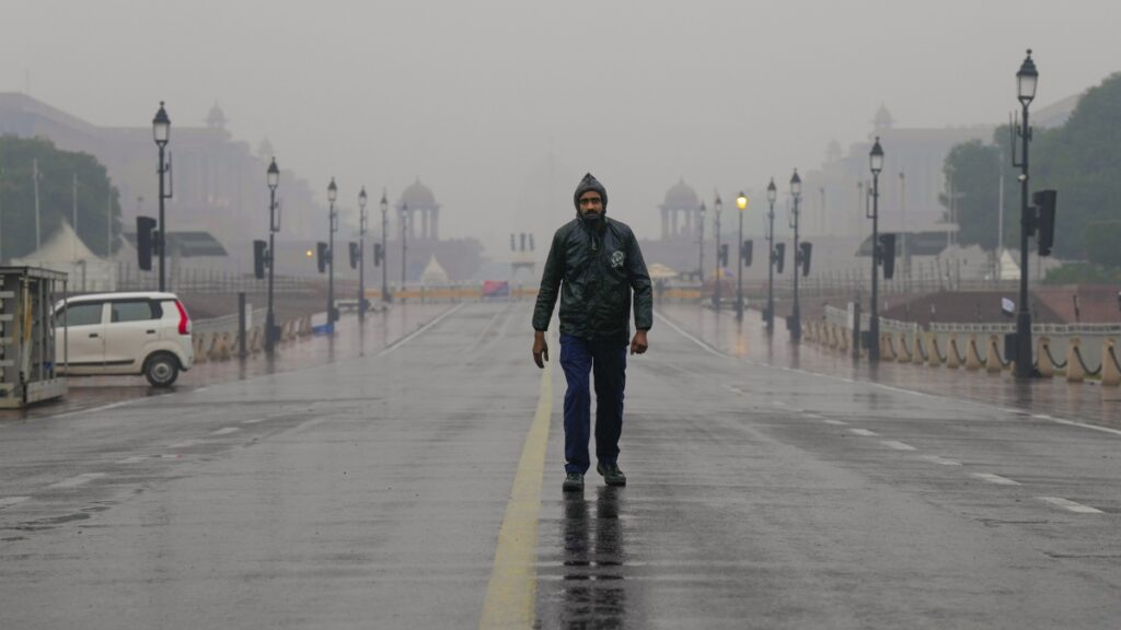 The weather is about to get worse! IMD warns of thunderstorm, rain and hail - India TV Hindi
