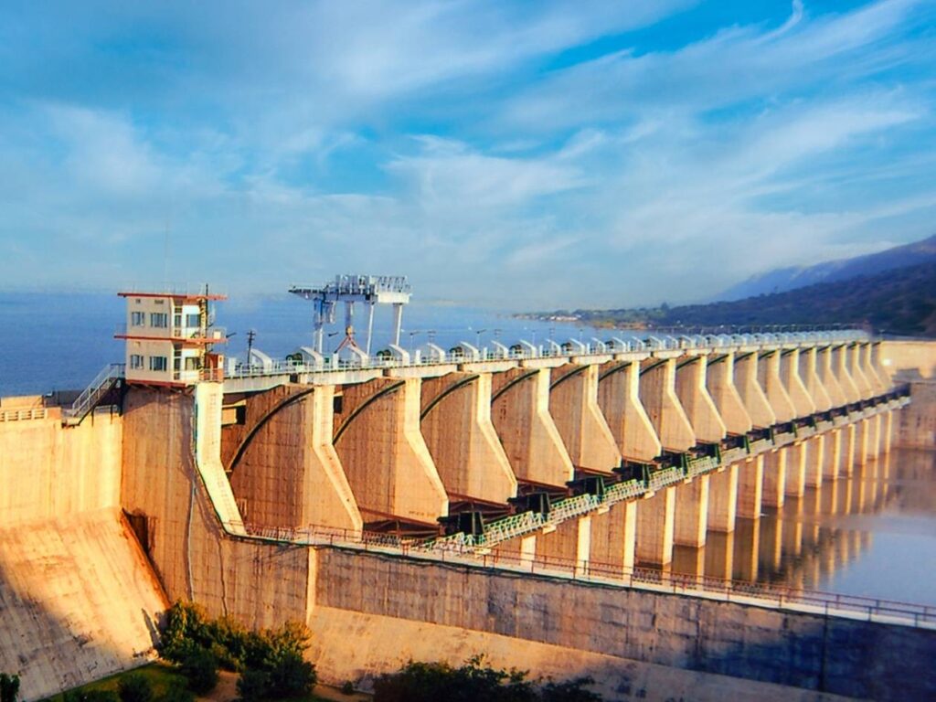 This dam supplies water to so many crore people of Rajasthan, even foreign tourists get mesmerized after seeing it, watch video
