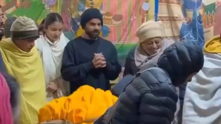 Took blessings from Premanand Maharaj, now in whose shelter Virat-Anushka reached? VIDEO VIRAL - India TV Hindi