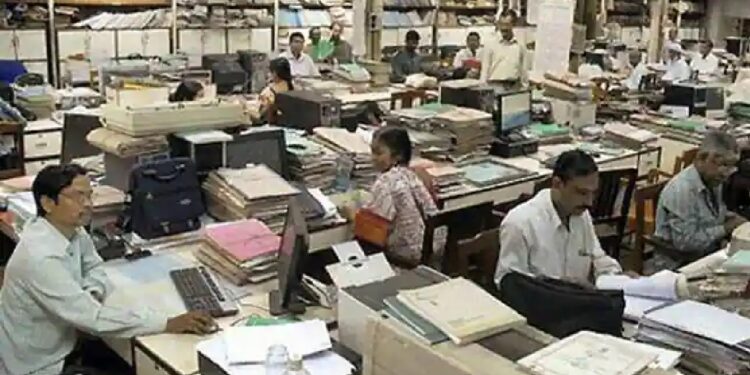 Unified Pension Scheme Notification Issued: Central government employees coming to NPS will now be able to take UPS from this date, know what will be the benefit on retirement, Unified Pension Scheme ups Notification Issued know what advantage will central govt employees get than in nps