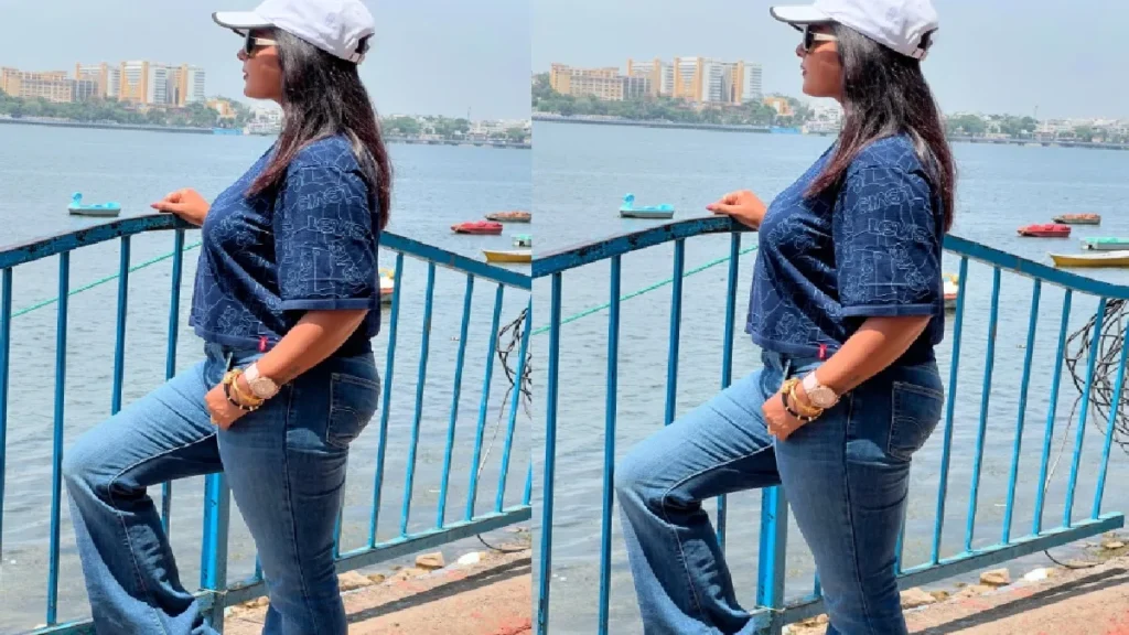 Wearing a cap with denim jeans, Anjana Singh gave a dapper look, the heart of the actress's beauty