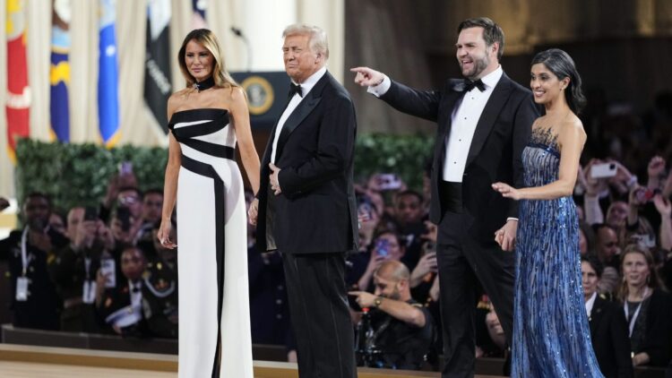 What should India do if Trump increases customs duty? Experts gave this important advice - India TV Hindi