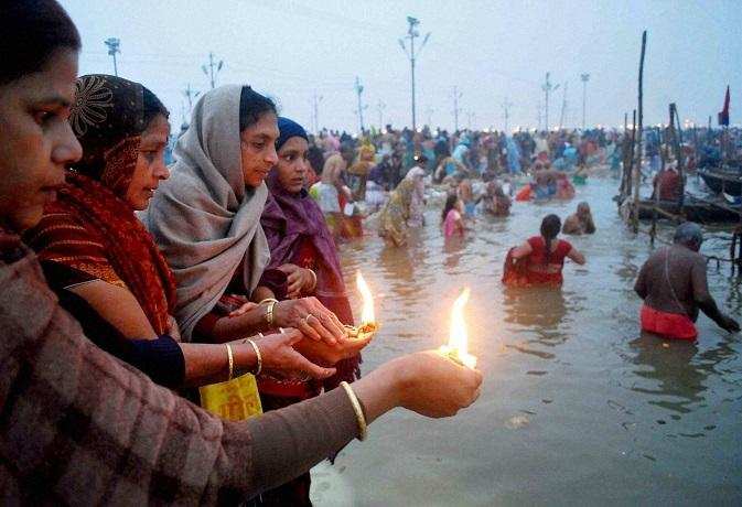 While returning from Mahakumbh, definitely bring these things, you will get success and happiness day and night