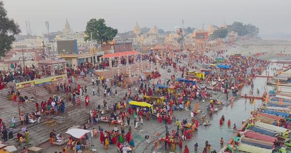 Magh Purnima: Mahakumbh of faith in Ayodhya, eight lakh devotees took a dip in Saryu