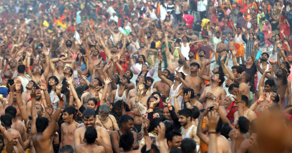 Last bath of Mahakumbh on Mahashivaratri: CM Yogi last bath of Mahakumbh on Mahashivratri to Bholenath: CM Yogi dedicated to Bholenath today, more than 65 crore people took dip