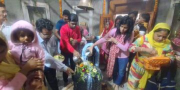 Hail Oh lod Shiva! On Mahashivaratri, there was a flood of faith in the pagoda of Bareilly