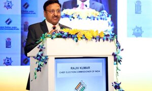नए मुख्य चुनाव आयुक्त के चयन के लिए पीएम मोदी की अगुवाई वाली तीन सदस्यीय समिति की बैठक आज