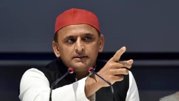 Akhilesh taunted the continuing decline in the stock market, said- middle class investment is over