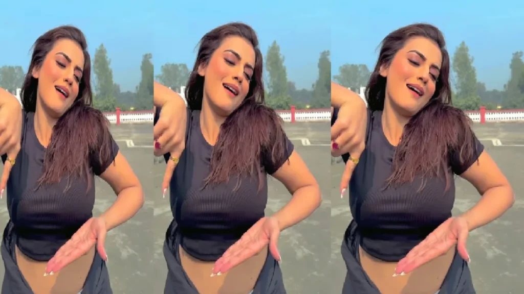 Akshara Singh did such a wonderful dance on her trending song, the video is not stopping, the video viral