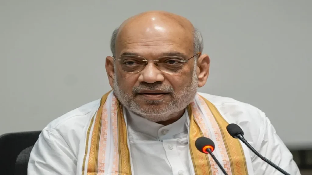 Amit Shah at Diamond Jubilee Celebration of Janata Sahakari Bank: Cooperatives have to be done by mixing small capital, Amit Shah said in the diamond jubilee ceremony of the public cooperative bank, cooperative is to do big work by combining small capital, amit shah said at the diMond Jubilee Celebration of Janata Cooperative Bank