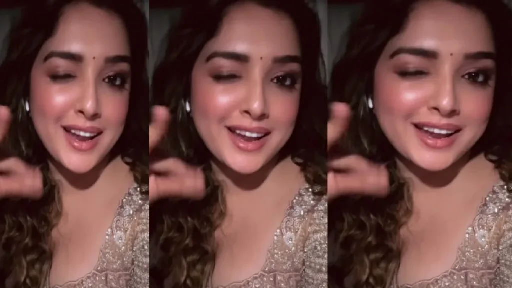 Amrapali Dubey runs his style on Khesari Lal Yadav's song, will injured actress's video