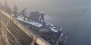 An accident victim in Punjab, fell into a drain; Five people died