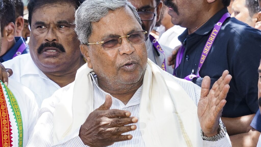 BJP MLAs and MPs meet CM Siddaramaiah, know what is the whole matter - India tv hindi