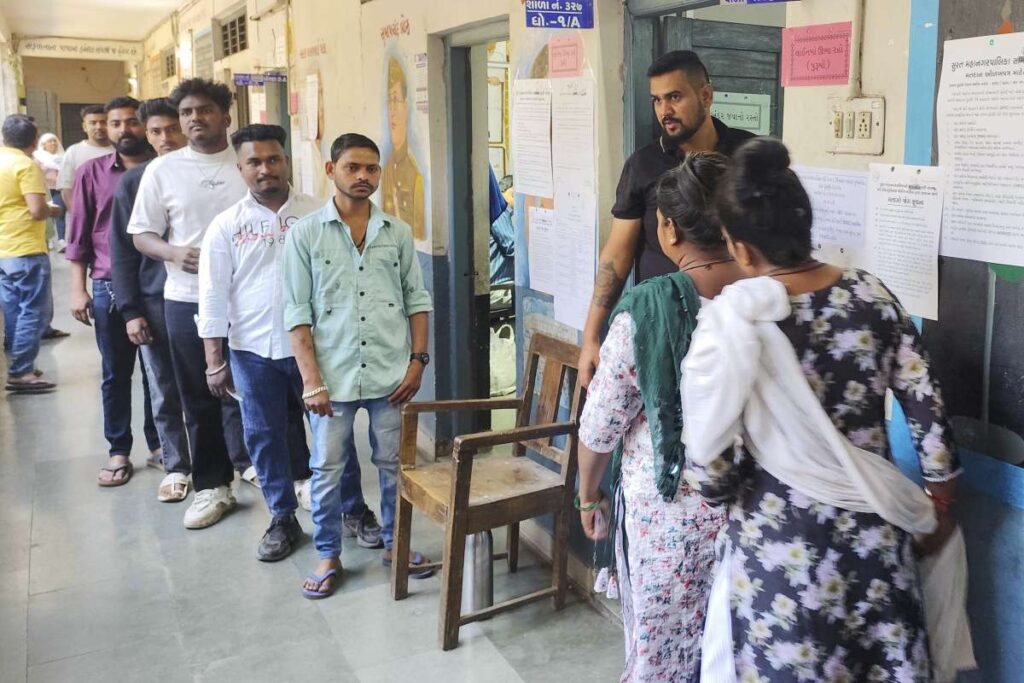 Body elections held in Gujarat, 5084 candidates fate imprisoned in EVM - India tv hindi