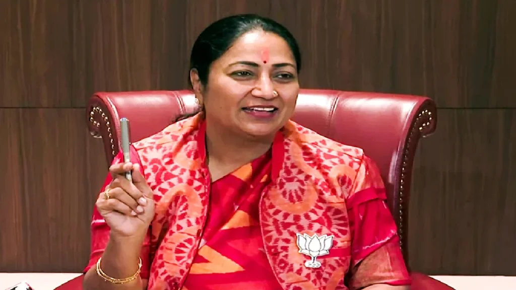 CM Rekha Gupta Slams AAP: Big charge of CM Rekha Gupta before Delhi assembly session, said- Aam Aadmi Party government vacated the treasury but we will give 2500 rupees to the women of Delhi every month, delhi CM Rekha Gupta has alleged that Aam Aadmi Party Government has Emptied The State Treasury